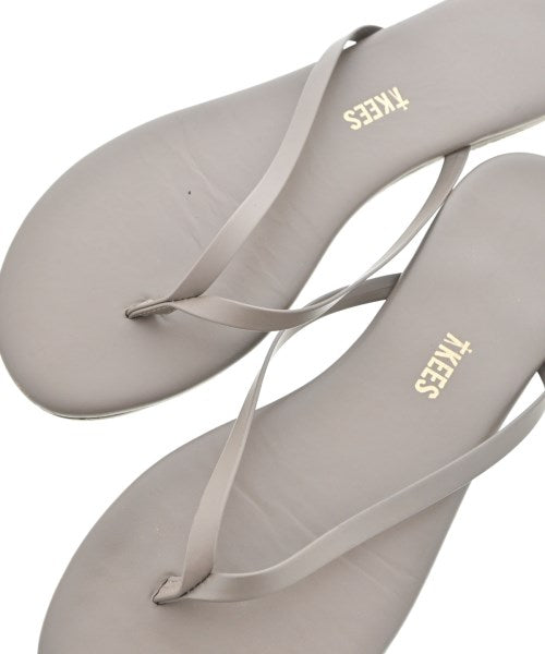 TKEES รองเท้าแตะ