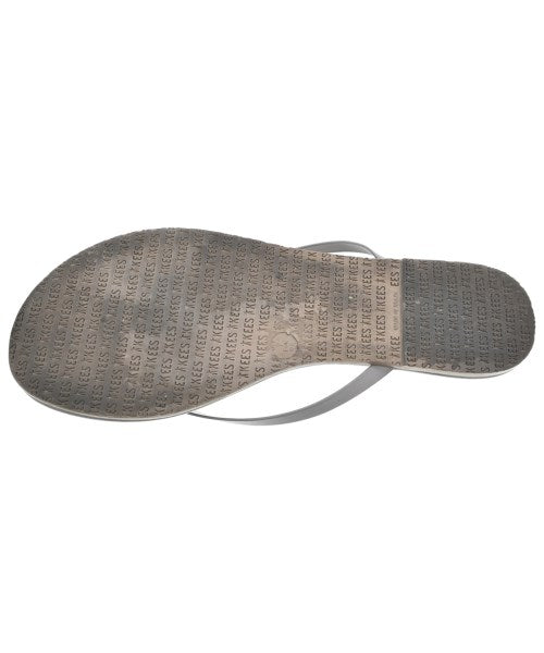 TKEES รองเท้าแตะ