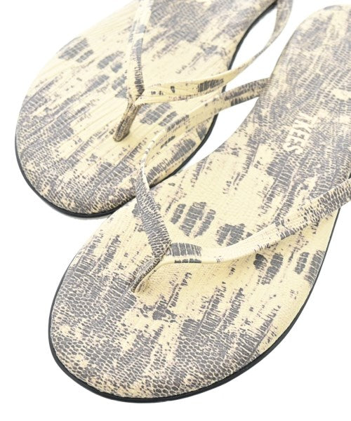 TKEES รองเท้าแตะ