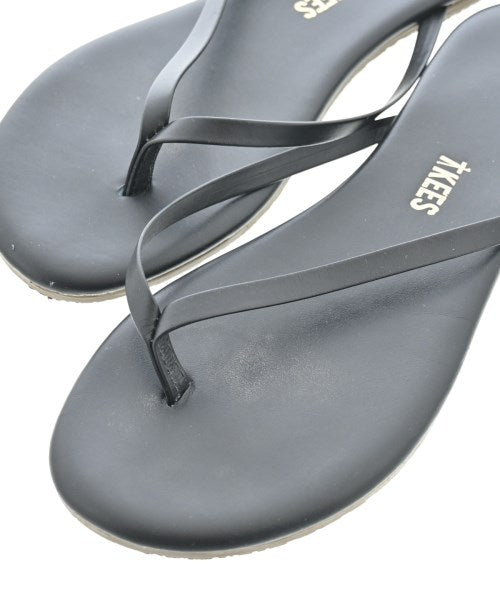 TKEES รองเท้าแตะ