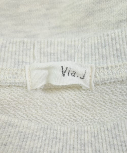 via j เสื้อสเวตเตอร์