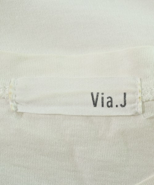 via j เสื้อยืด/เสื้อท็อปส์