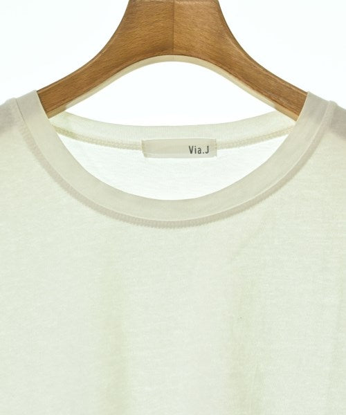 via j เสื้อยืด/เสื้อท็อปส์