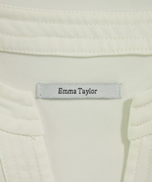 Emma Taylor เสื้อยืด/เสื้อท็อปส์