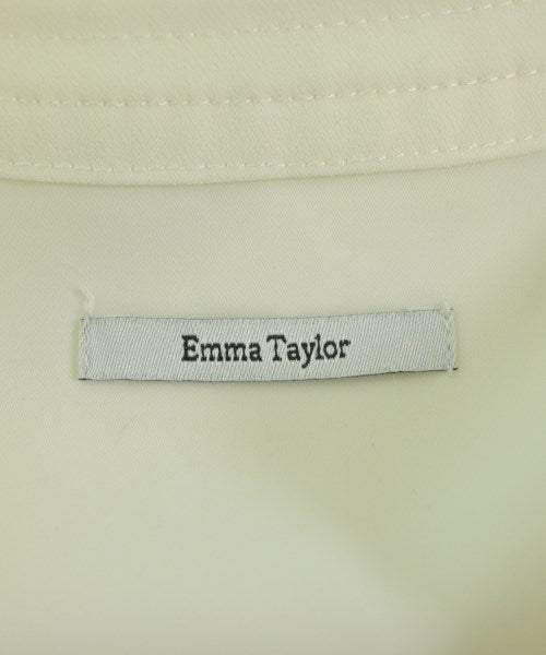 Emma Taylor เสื้อยืด/เสื้อท็อปส์
