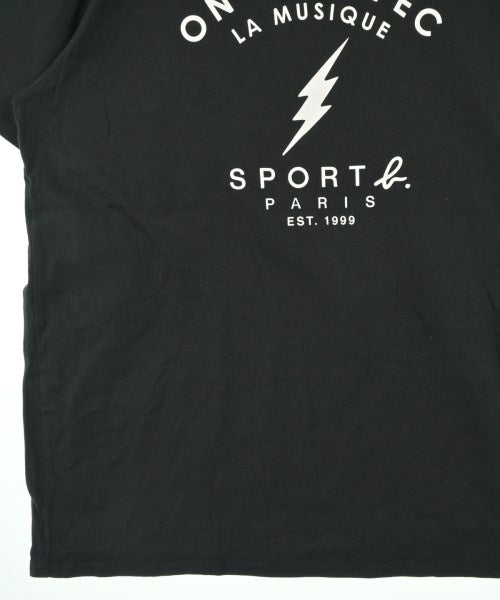 Sport b. เสื้อยืด/เสื้อท็อปส์