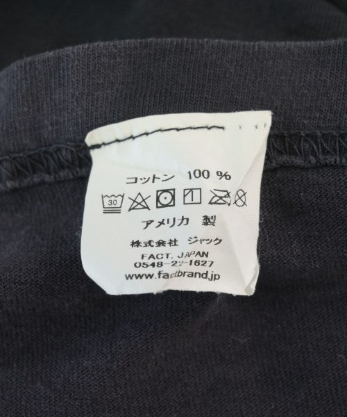 FACT. เสื้อยืด/เสื้อท็อปส์