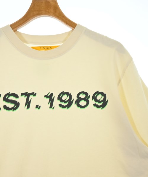 union เสื้อยืด/เสื้อท็อปส์