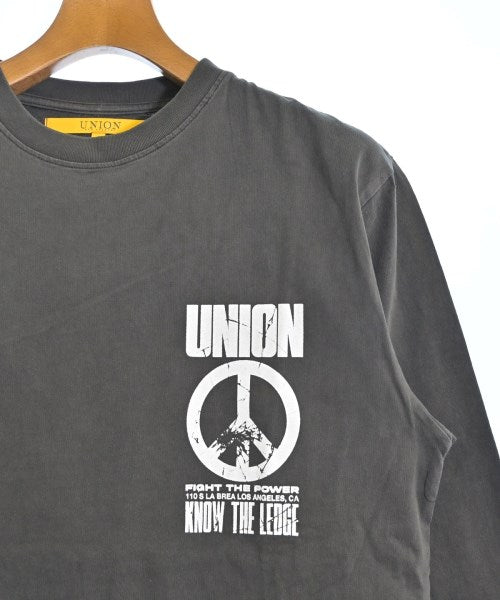 union เสื้อยืด/เสื้อท็อปส์