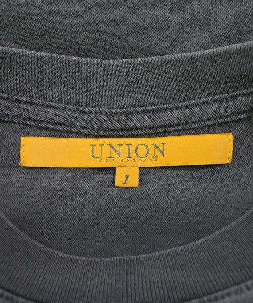 union เสื้อยืด/เสื้อท็อปส์