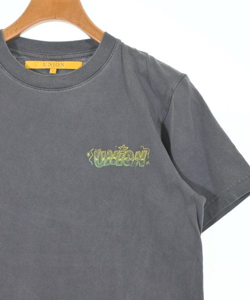 union เสื้อยืด/เสื้อท็อปส์