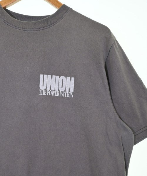 union เสื้อยืด/เสื้อท็อปส์
