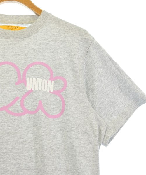 union เสื้อยืด/เสื้อท็อปส์