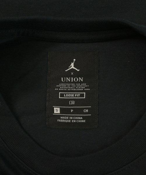 union เสื้อยืด/เสื้อท็อปส์