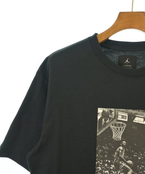 union เสื้อยืด/เสื้อท็อปส์