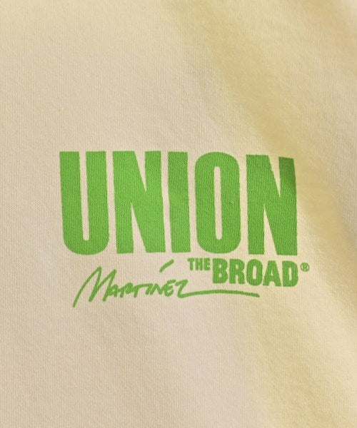 union เสื้อยืด/เสื้อท็อปส์