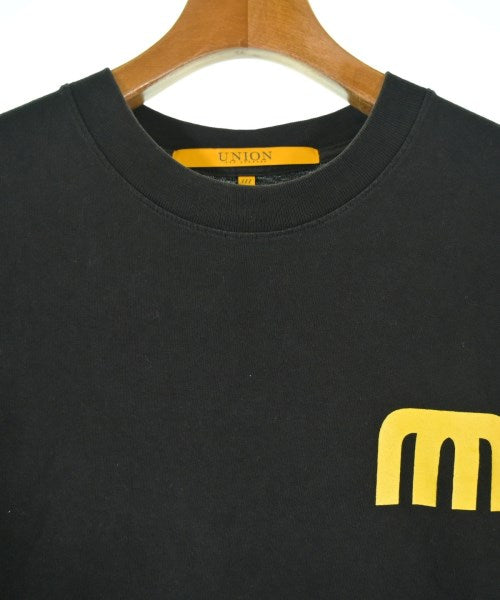 union เสื้อยืด/เสื้อท็อปส์