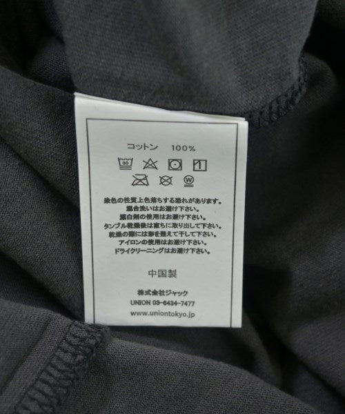 union เสื้อยืด/เสื้อท็อปส์