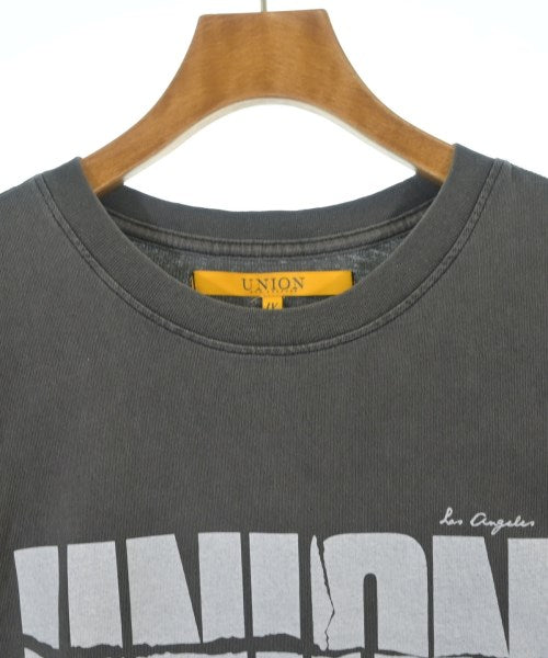 union เสื้อยืด/เสื้อท็อปส์