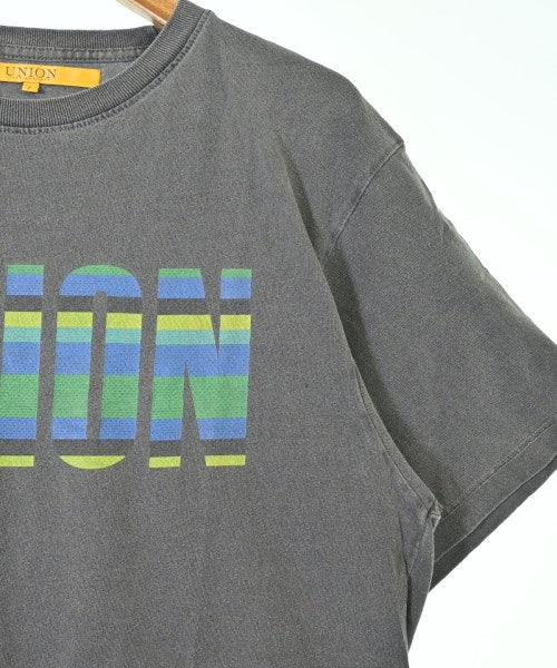 union เสื้อยืด/เสื้อท็อปส์