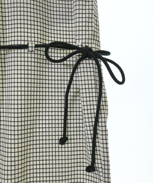 Song for the Mute กางเกง อื่น