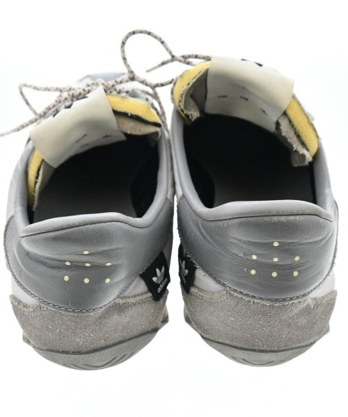 Song for the Mute รองเท้าผ้าใบ