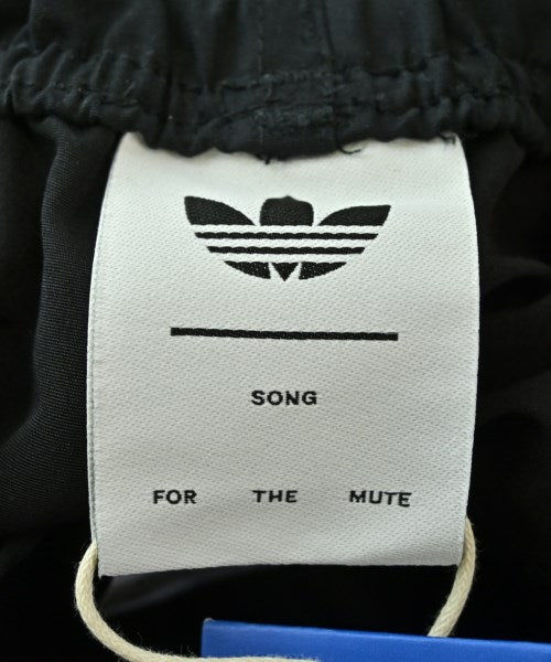 Song for the Mute กางเกงขาสั้น
