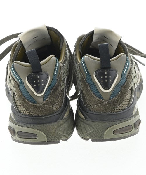 Song for the Mute รองเท้าผ้าใบ