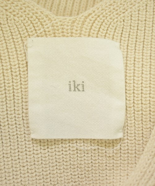 iki เสื้อแขนกุด