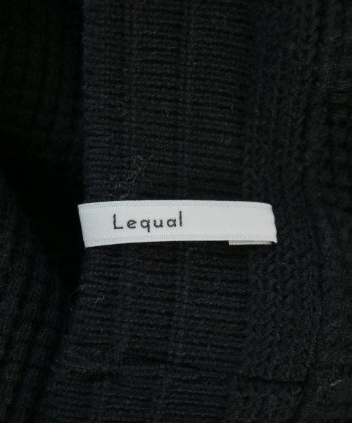 Lequal เสื้อยืด/เสื้อท็อปส์