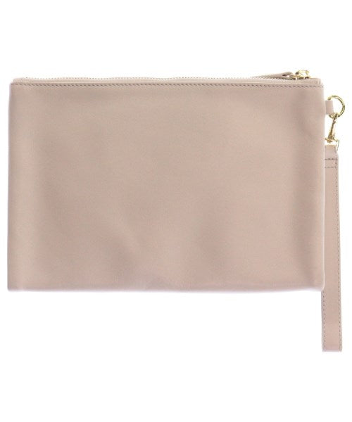 WANT LES ESSENTIELS คลัตช์