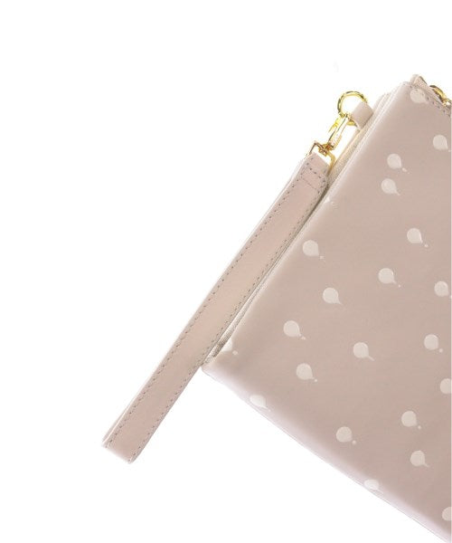 WANT LES ESSENTIELS คลัตช์