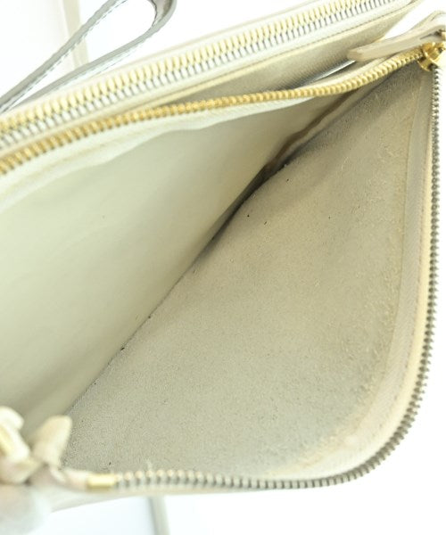 WANT LES ESSENTIELS คลัตช์