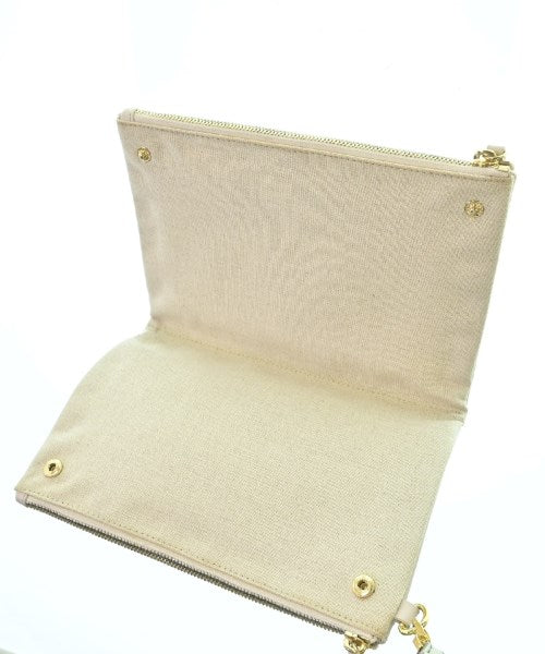 WANT LES ESSENTIELS คลัตช์