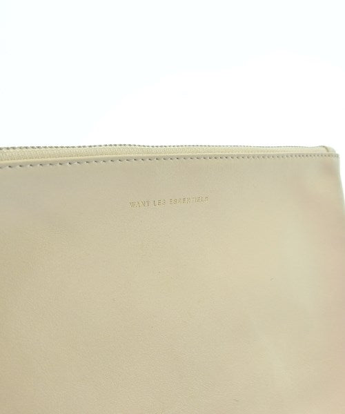 WANT LES ESSENTIELS คลัตช์