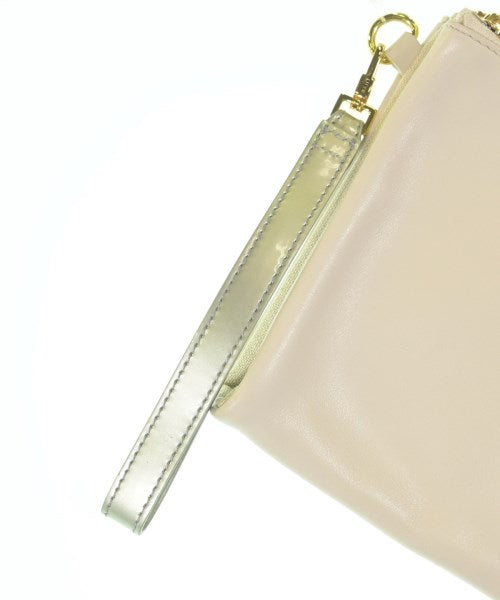 WANT LES ESSENTIELS คลัตช์