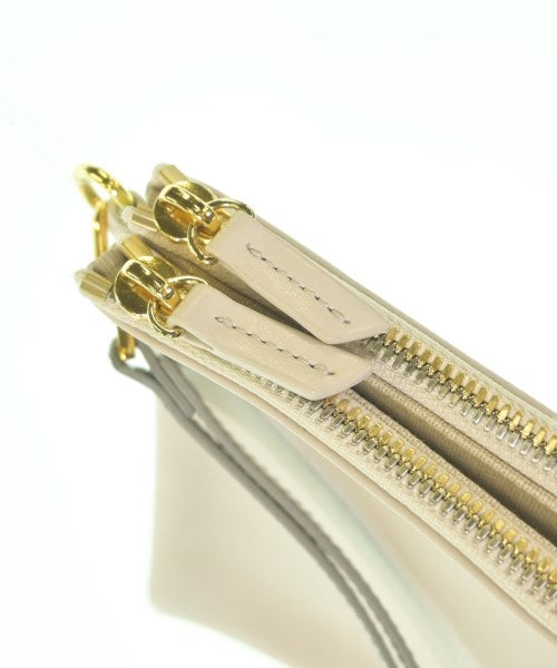 WANT LES ESSENTIELS คลัตช์