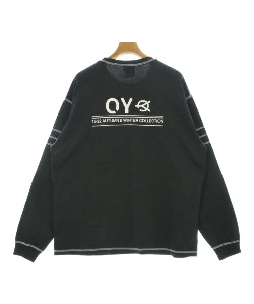 OY เสื้อยืด/เสื้อท็อปส์
