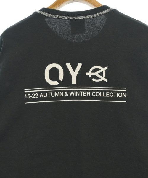 OY เสื้อยืด/เสื้อท็อปส์