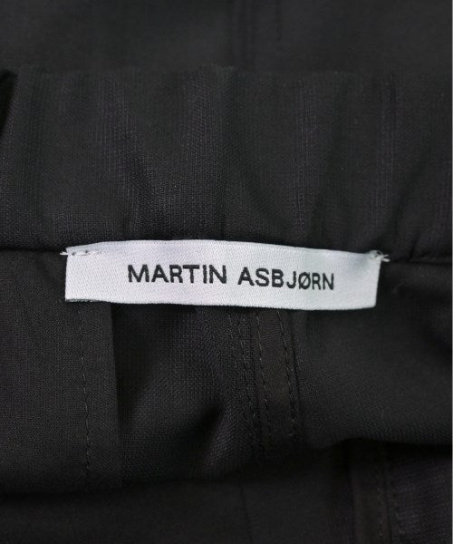 MARTIN ASBJORN กางเกงขาสั้น