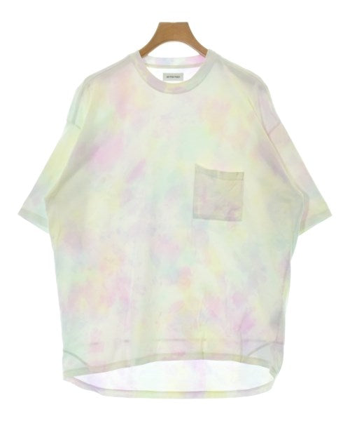 ON THE TURF เสื้อยืด/เสื้อท็อปส์