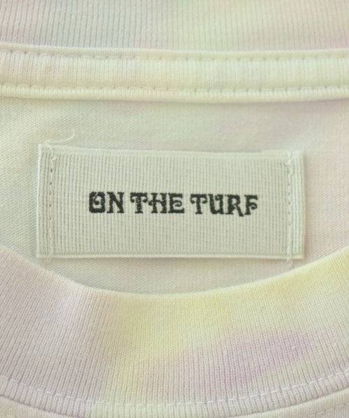 ON THE TURF เสื้อยืด/เสื้อท็อปส์