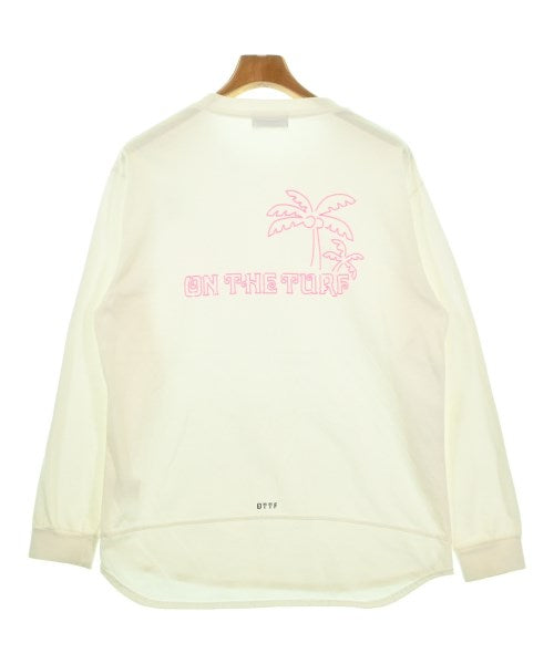 ON THE TURF เสื้อยืด/เสื้อท็อปส์