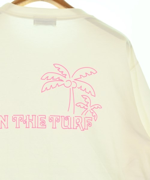 ON THE TURF เสื้อยืด/เสื้อท็อปส์