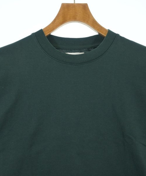 ON THE TURF เสื้อยืด/เสื้อท็อปส์