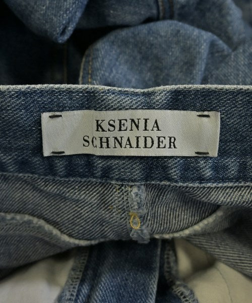 Ksenia Schnaider ยีนส์