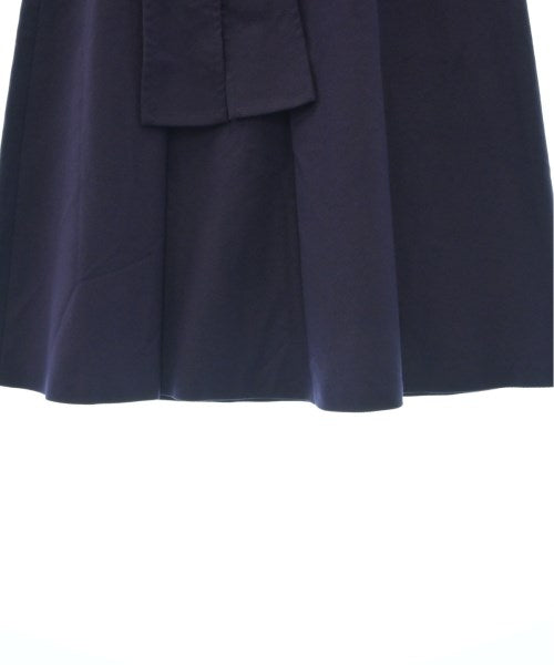 Untit_ กระโปรงยาวถึงเข่า