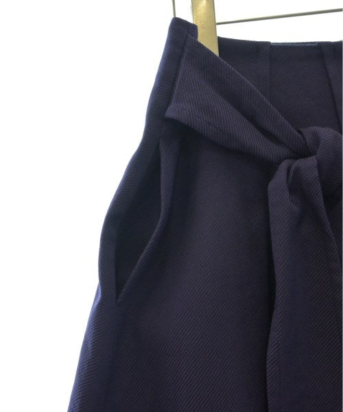 Untit_ กระโปรงยาวถึงเข่า