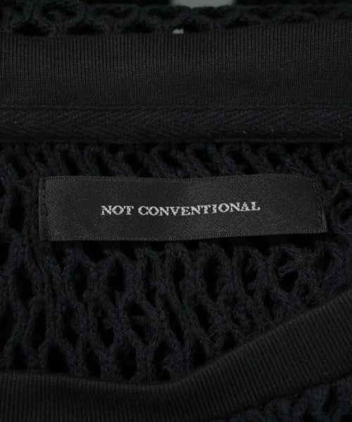 NOT CONVENTIONAL เสื้อยืด/เสื้อท็อปส์