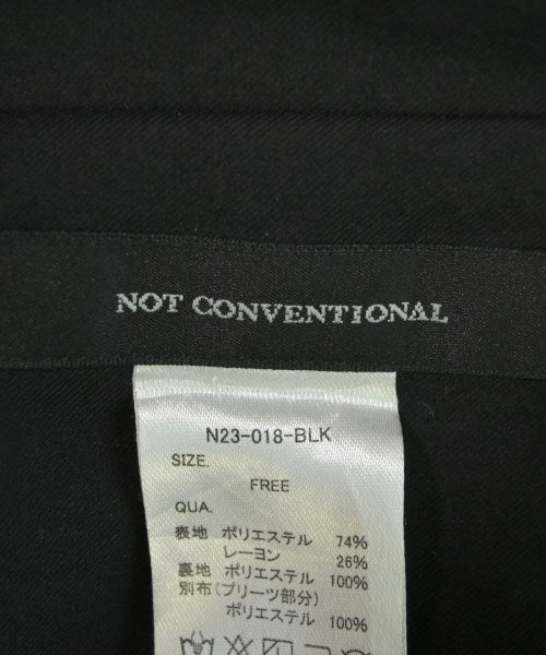 NOT CONVENTIONAL เสื้อโค้ท อื่น